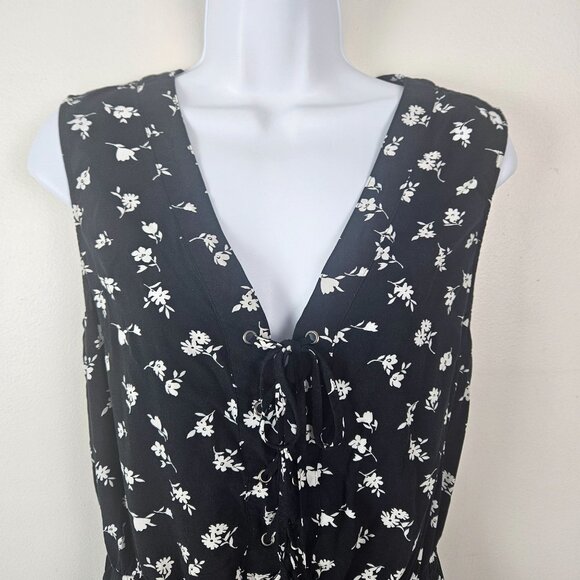 Forever 21 Black & White Floral Sleeveless Romper Women's Size Large Classy Chic - Picture 3 of 9